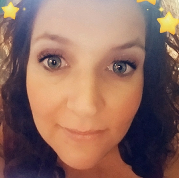 Meet your Posher, Sara - Picture 1 of 1